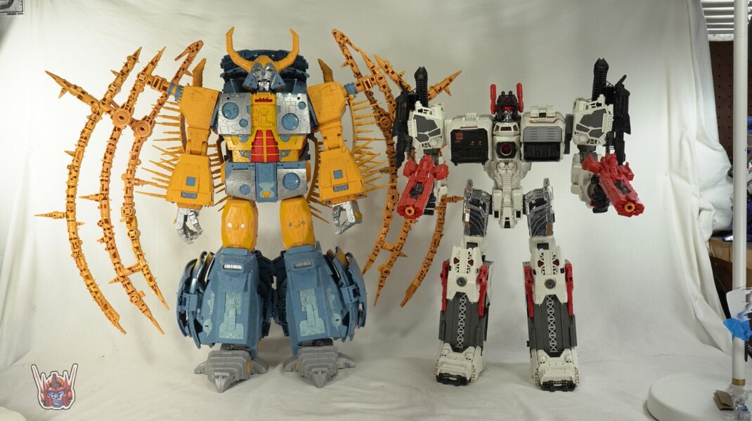 Transformers HasLab War For Cybertron Unicron Review  (56 of 58)